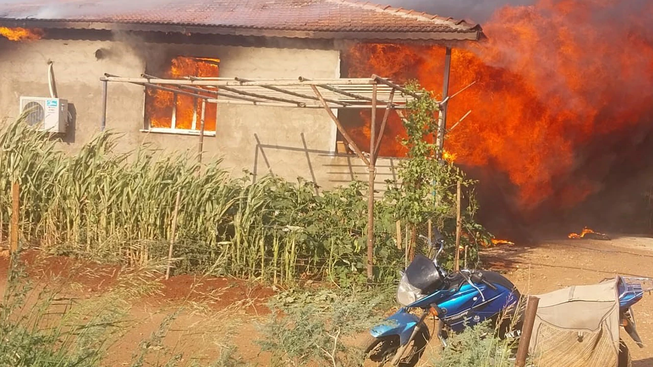 Deprem sonrası inşa etti, maalesef yangında kül oldu!