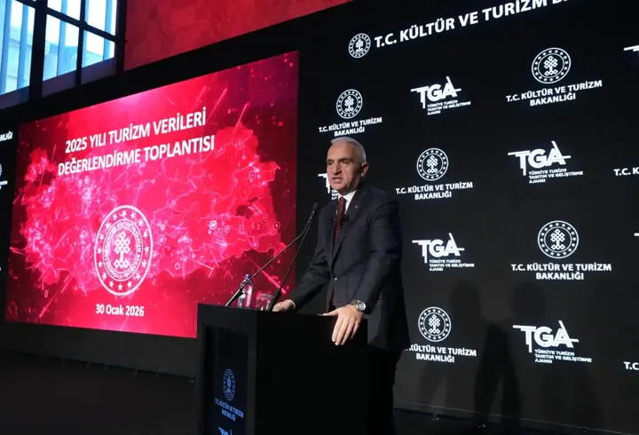 Bakan Ersoy: Turizm geliri 65.2 milyar dolarla rekor seviyeye ulaştı