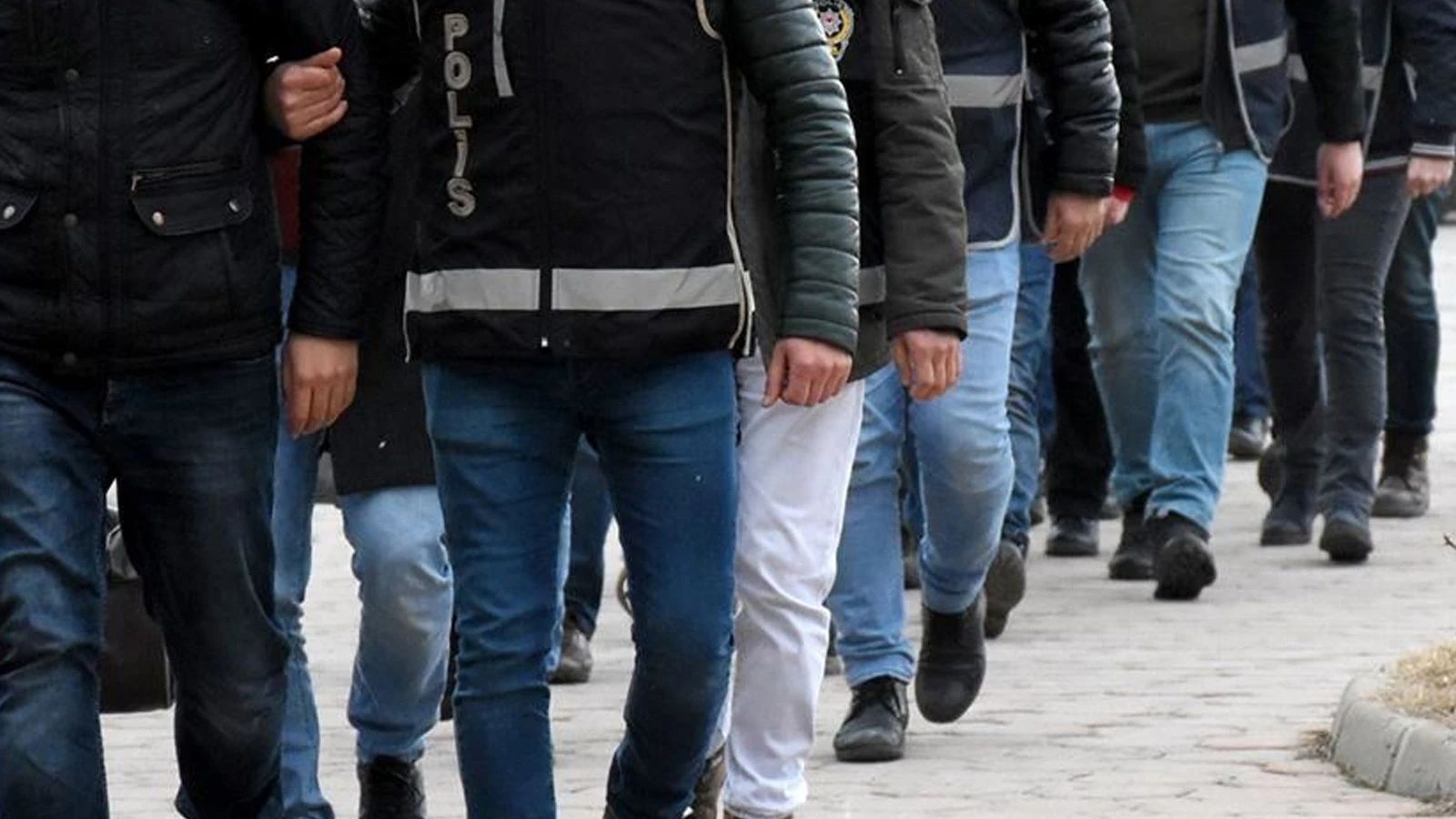 İstanbul'da kaçak elektronik sigara operasyonu: 586 şüpheli yakalandı