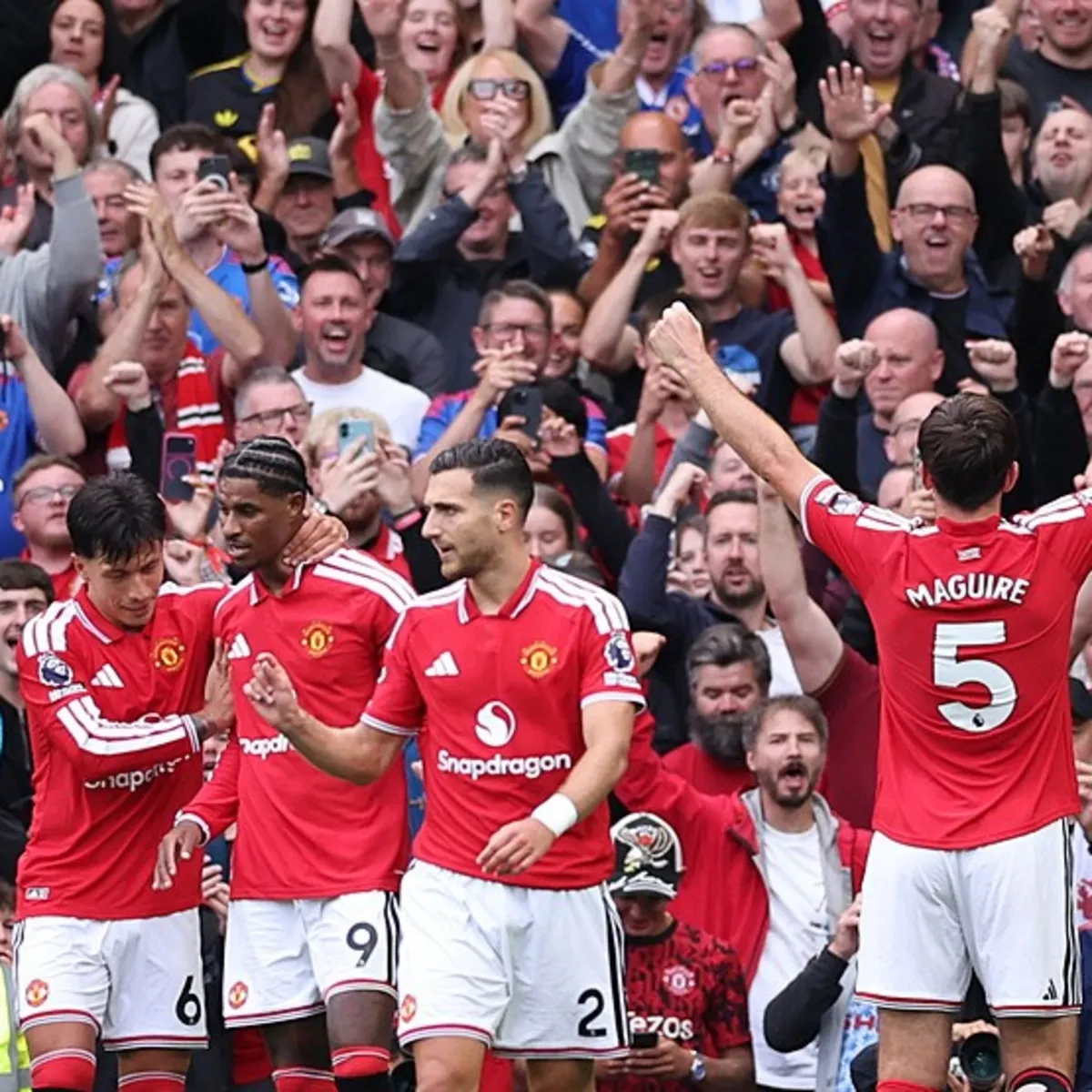 Manchester United evinde Ipswich Town'ı mağlup etti!