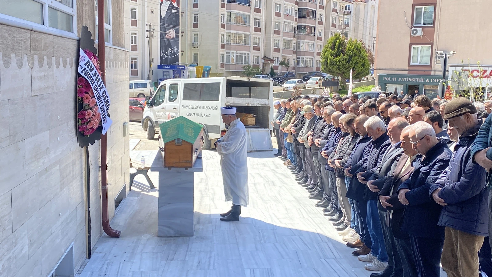 Edirne'de balkondan düşen çocuk hayatını kaybetti