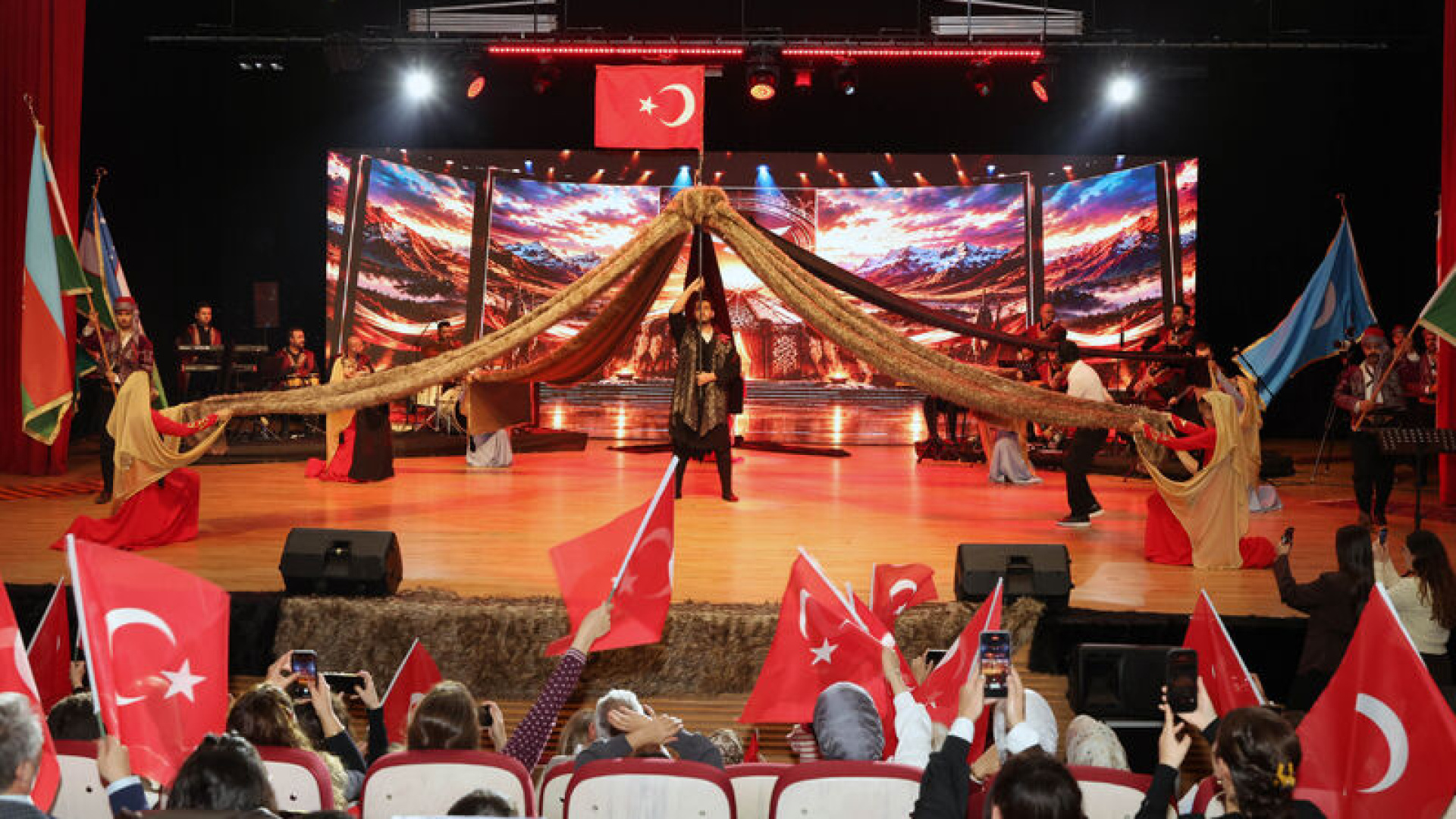 Türk Dünyası Şair Ve Yazarlar Buluşması Başladı