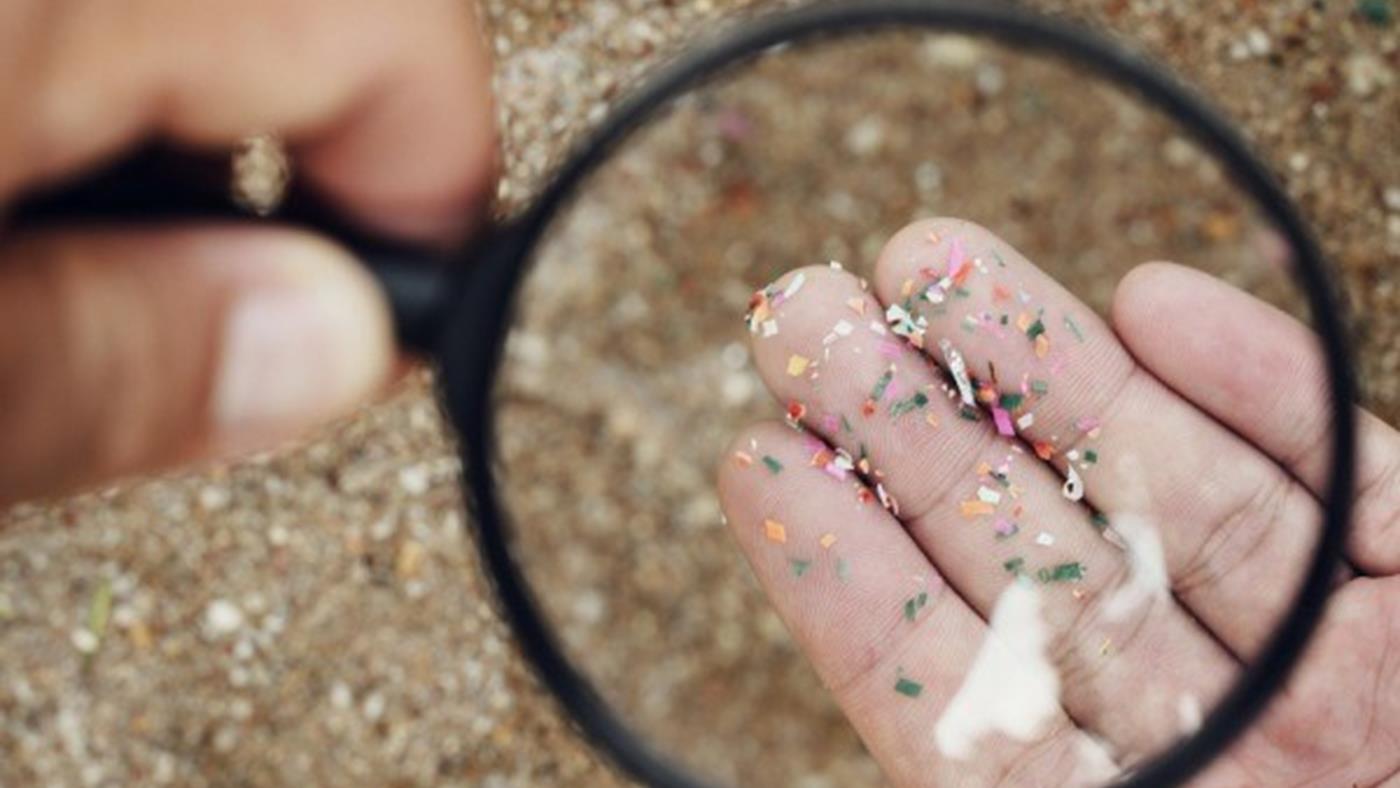 Tuzlu suda eriyen sihirli plastik: Mikroplastik sorununa elveda