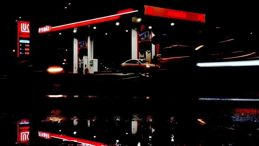 ABD, Lukoil'in Rusya Dışındaki Akaryakıt İstasyonlarına Yönelik Yaptırım Muafiyetini Uzattı