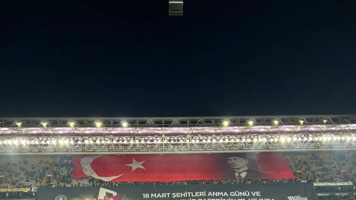 Fenerbahçe taraftarı, Gaziantep FK maçı öncesinde Çanakkale'yi unutmadı!