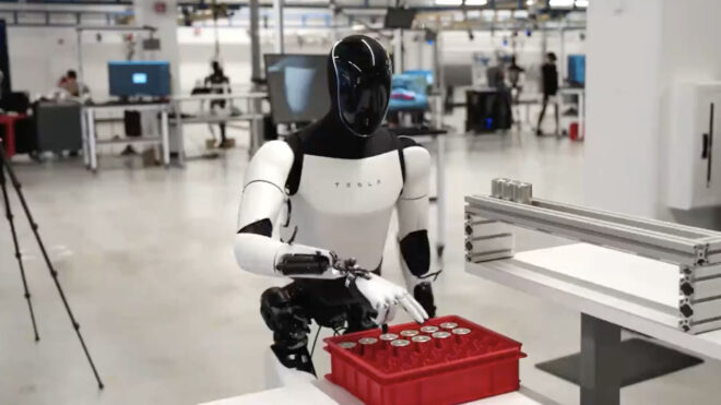 Tesla Optimus’un üretime yakın versiyonu yakında görücüye çıkarılacak