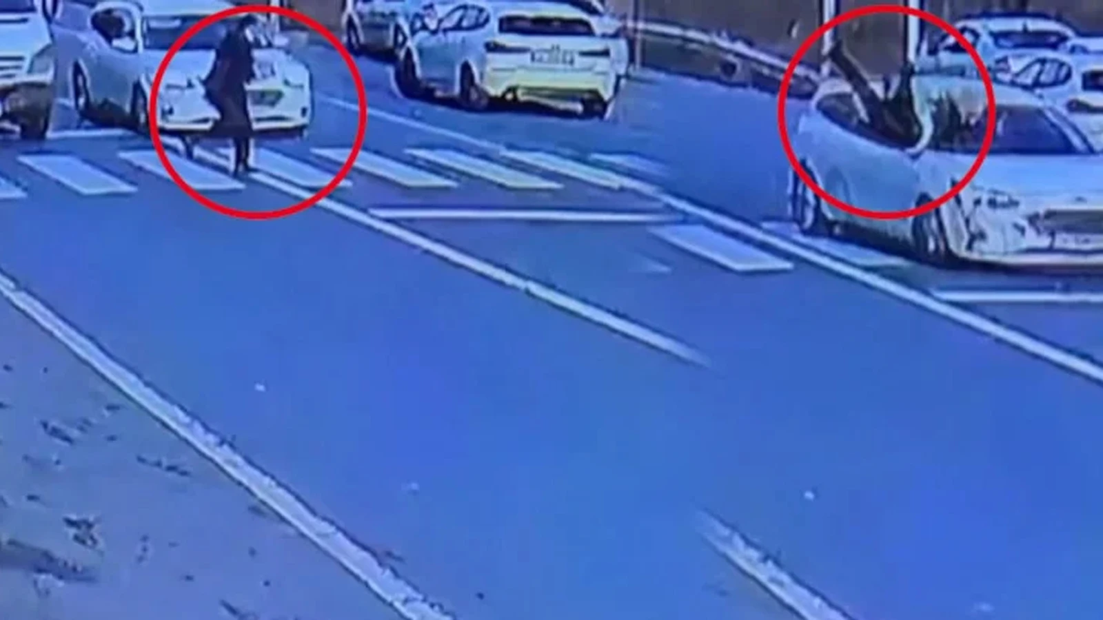 Yaya geçidinde korkunç kaza! Şoför nereye uçtuğunu bile göremedi