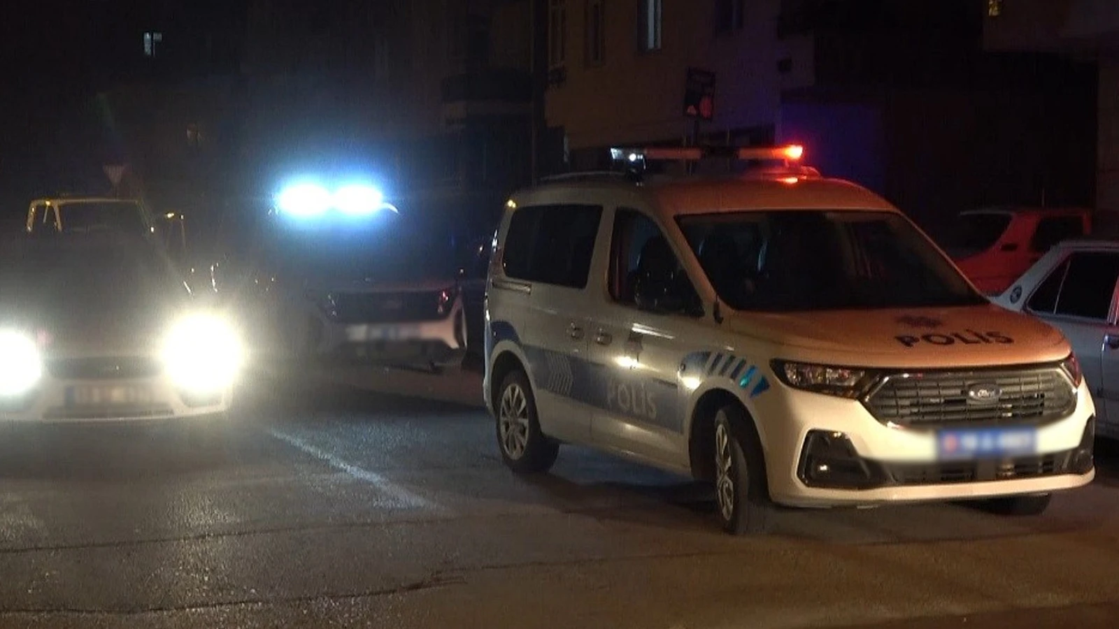 5 katlı binanın çatısından atlayan 19 yaşındaki kadın ağır yaralandı