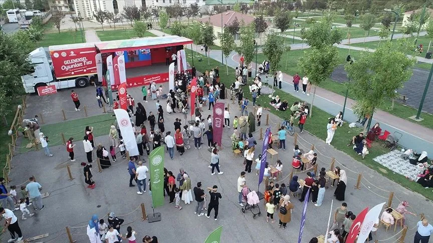 Geleneksel Oyunlar Tırı, Muş'ta çocuklarla buluştu