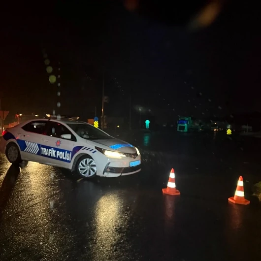 Sakarya’da Sağanak Ulaşımı Vurdu: D-650 Kara Yolu Trafiğe Kapatıldı