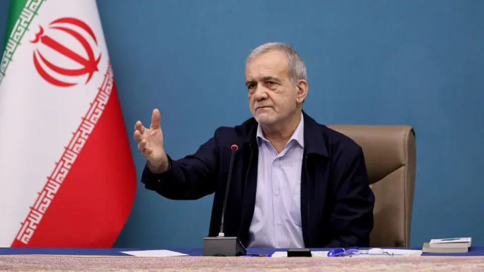 Pezeşkiyan savaşın bitmesi için İran'ın şartlarını sıraladı