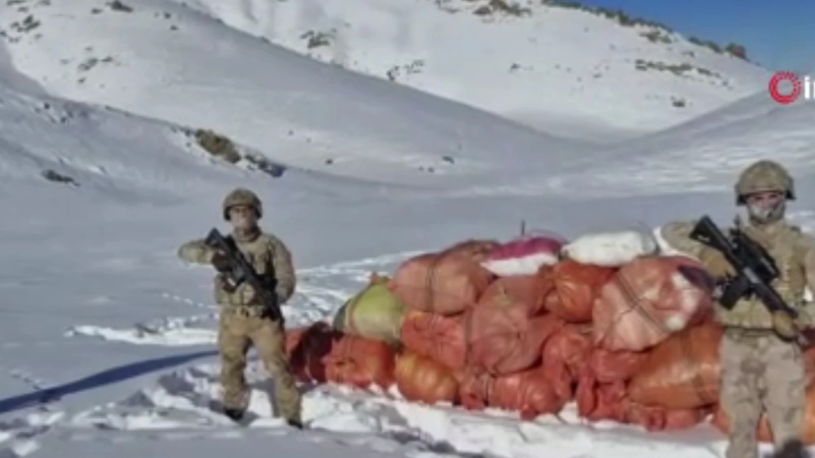 Hakkari'de 378 kilo, Ağrı'da 773 litre uyuşturucu madde ele geçirildi