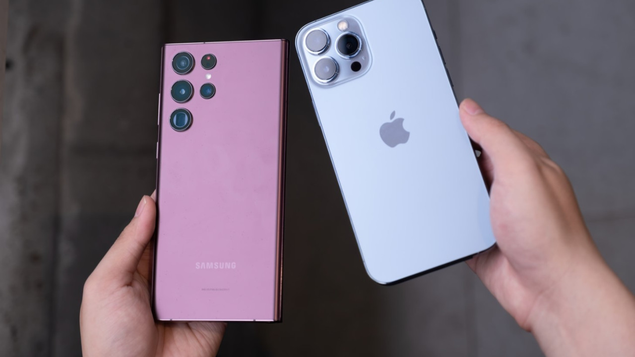 Samsung ve Apple Savaşı: 4:3 Katlanabilir Telefonlar Geliyor!