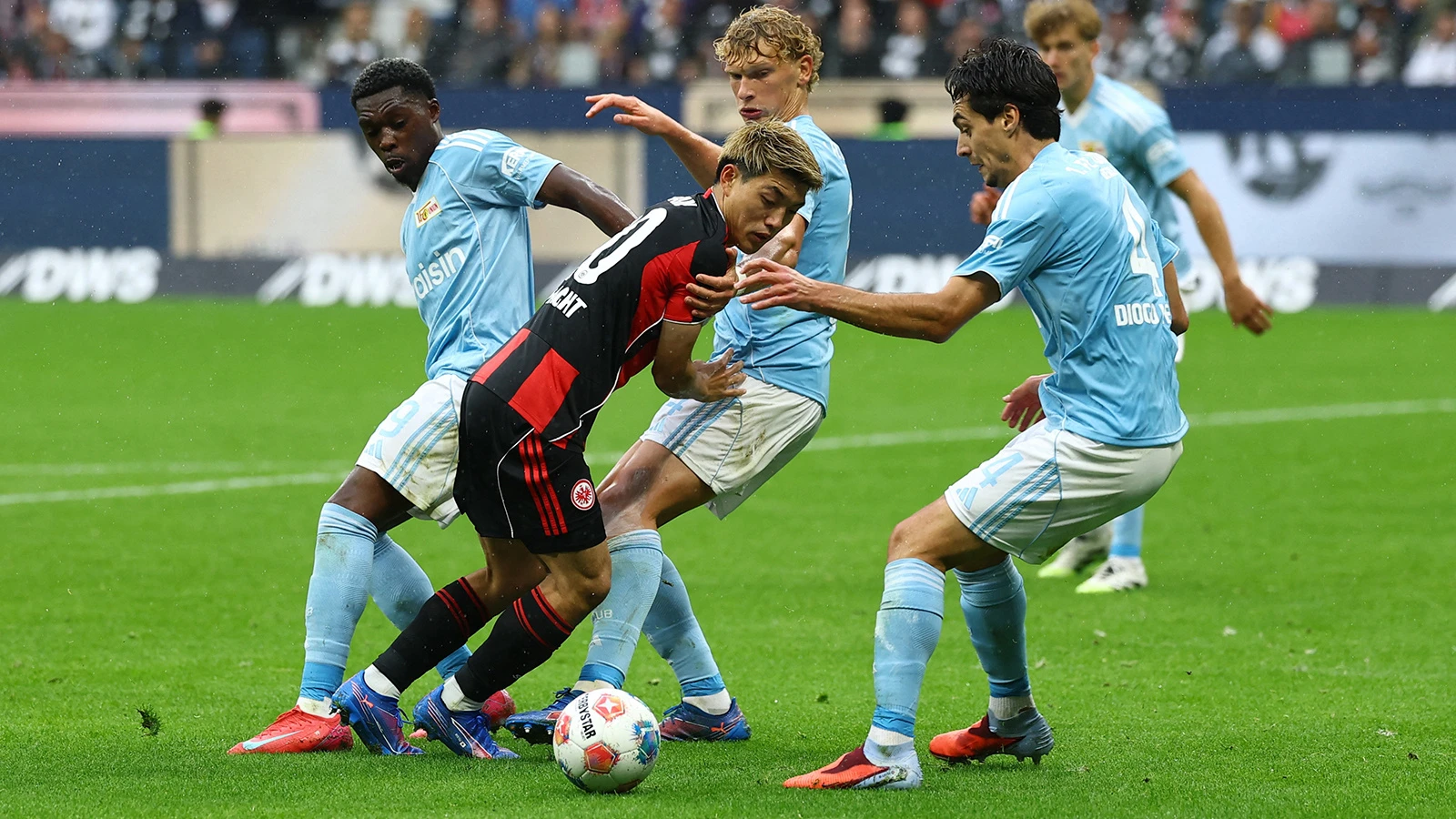 Can Uzun'un golü Eintracht Frankfurt'a puan için yetmedi