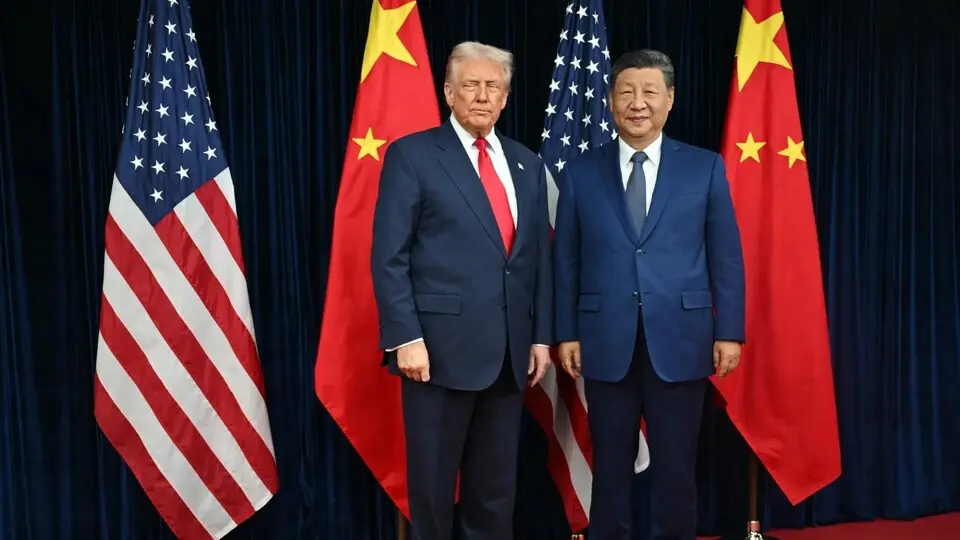 Trump ve Şi ikili görüşme için bir araya geldi
