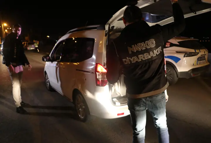 Diyarbakır’da, 300 polisin katılımıyla ‘Narko Hançer’ uygulaması