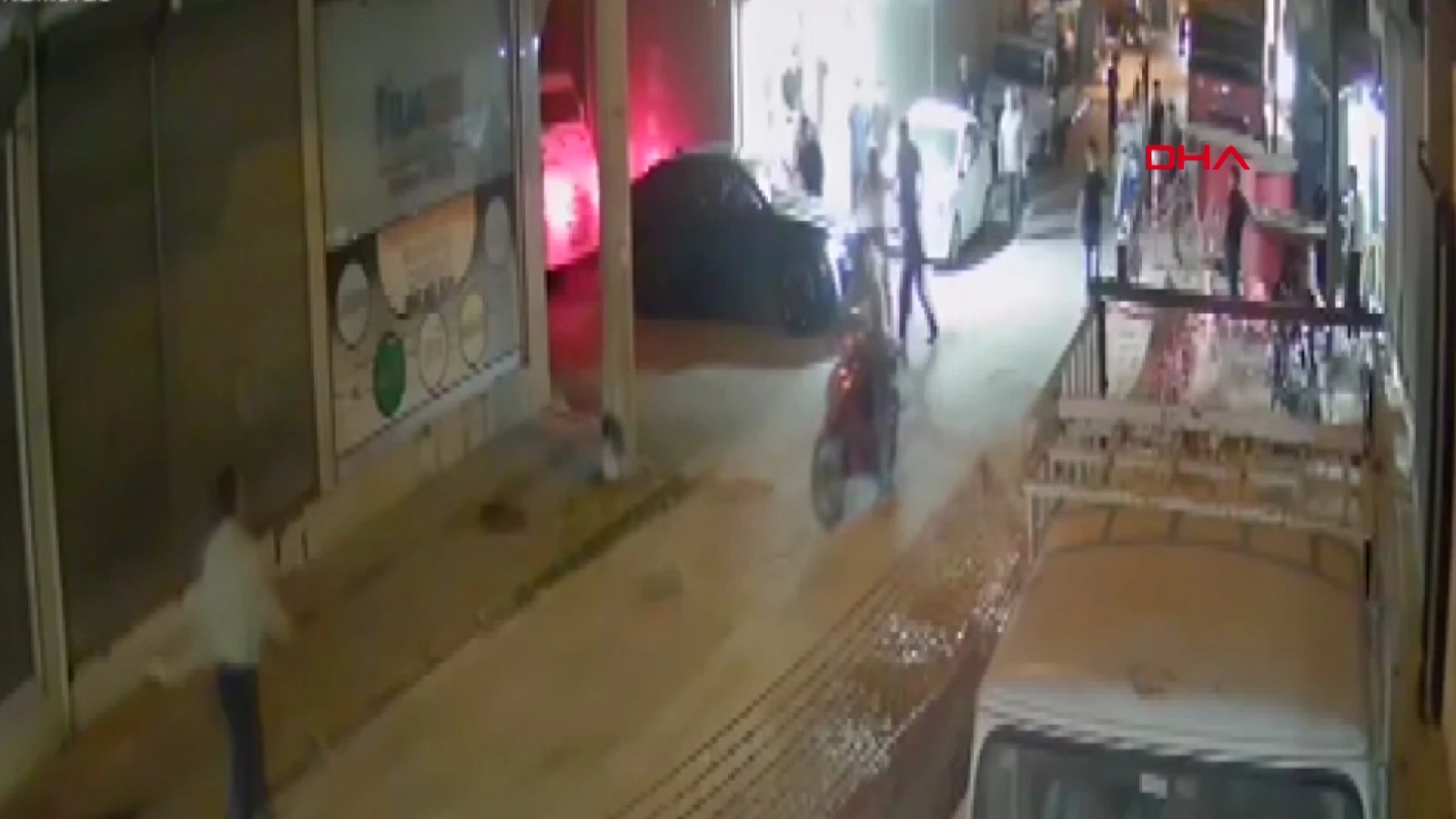 Adana'da alacak verecek kavgası! O anlar kamerada