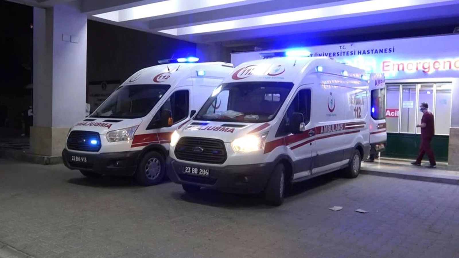 Elazığ'da otomobil uçurumdan yuvarlandı: Ölü ve yaralılar var