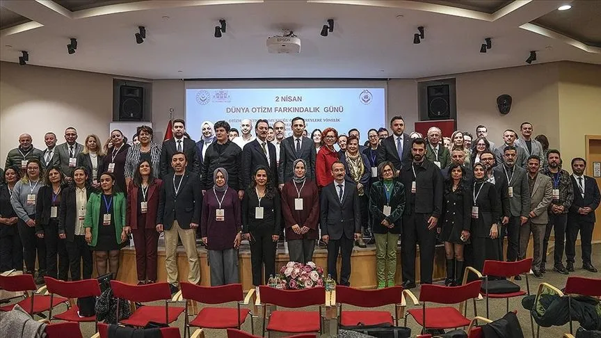 İstanbul'da otizm çalıştayı düzenlendi