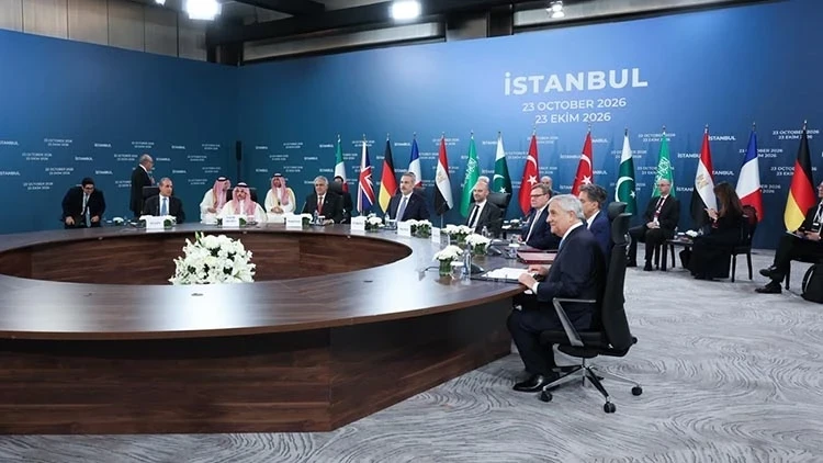 Diplomasinin Kalbi Türkiye'de Attı! Dünya Basını İstanbul'a Kilitlendi... 'Benzersiz'