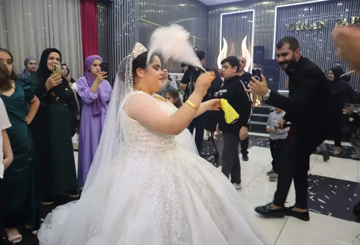Down sendromlu Sedanur’un gelinlik giyme hayali gerçek oldu