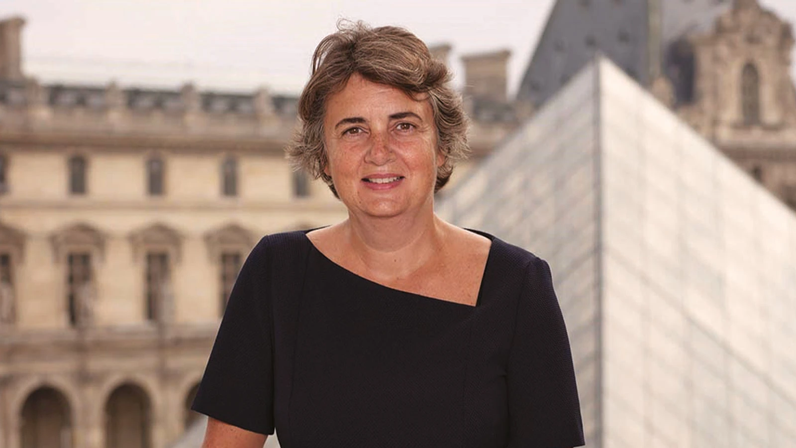 Louvre Müzesi Müdürü des Cars istifa etti