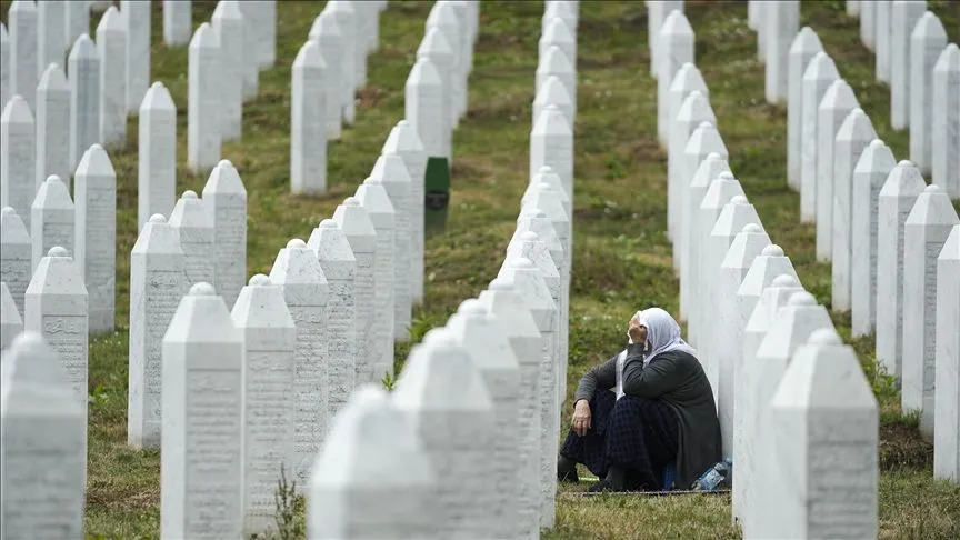 Srebrenitsa Soykırımı'nın 7 kurbanı bugün toprağa verilecek