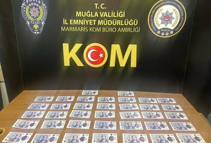Marmaris’te sahte dövizle alışveriş yapan turist, sınır dışı edildi
