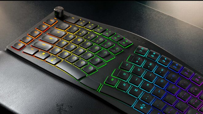 Razer, Pro Type Ergo isimli yeni ergonomik klavyesini tanıttı