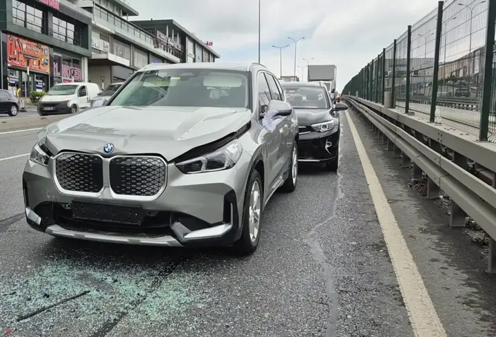 İstanbul'da düğün konvoyunda zincirleme kaza: 3 yaralı