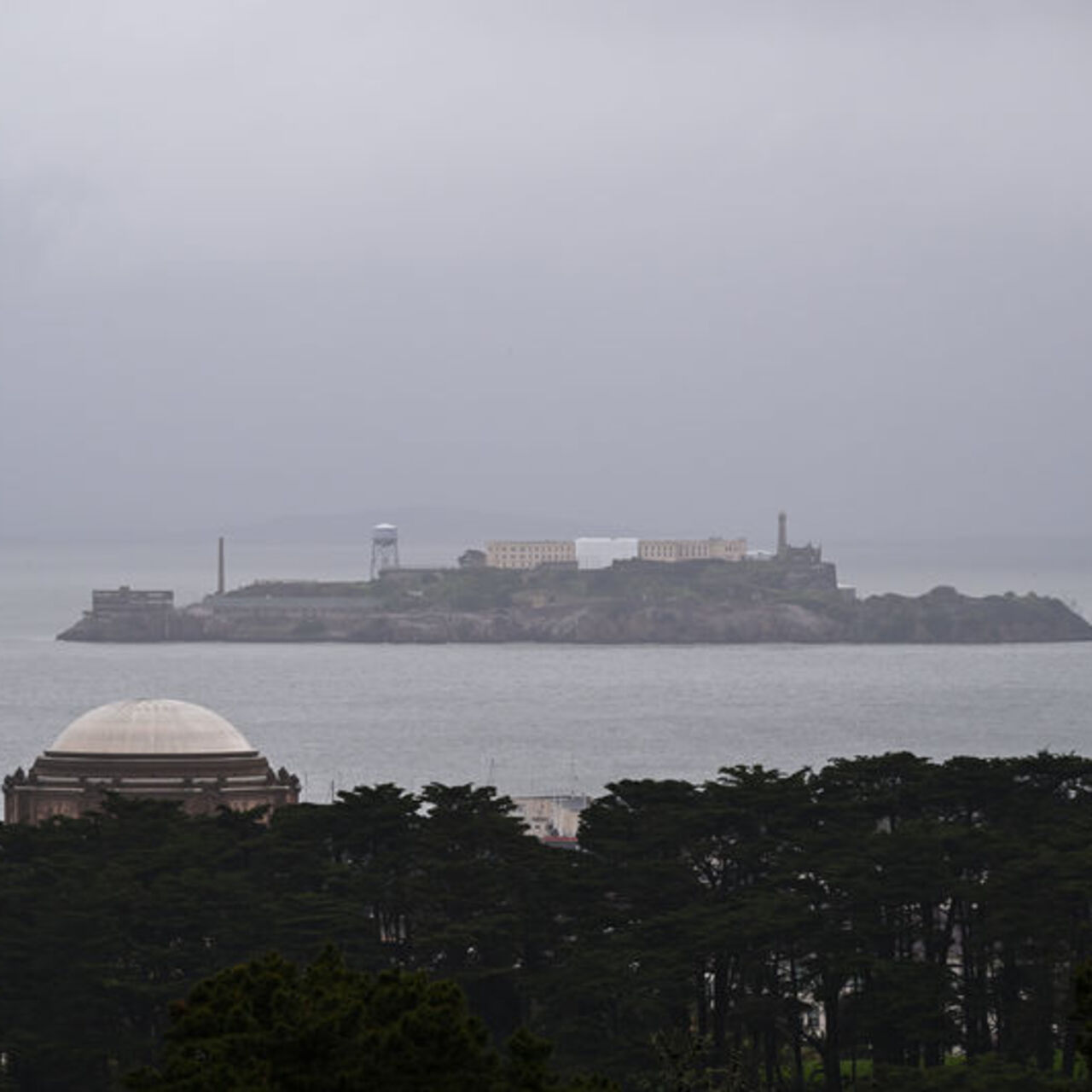Trump talimat verdi: "Alcatraz hapishanesi açılsın"