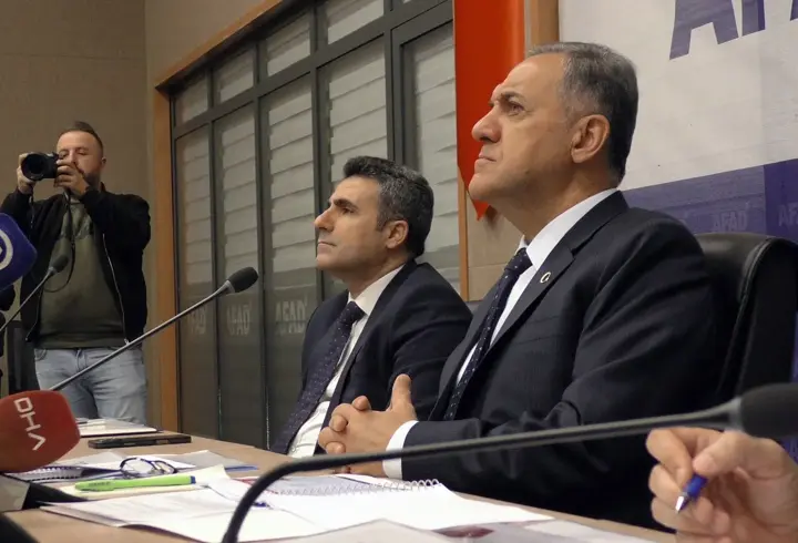 Vali Usta: Bingöl’de ağır hasarlı yapıların yüzde 92’si yıkıldı