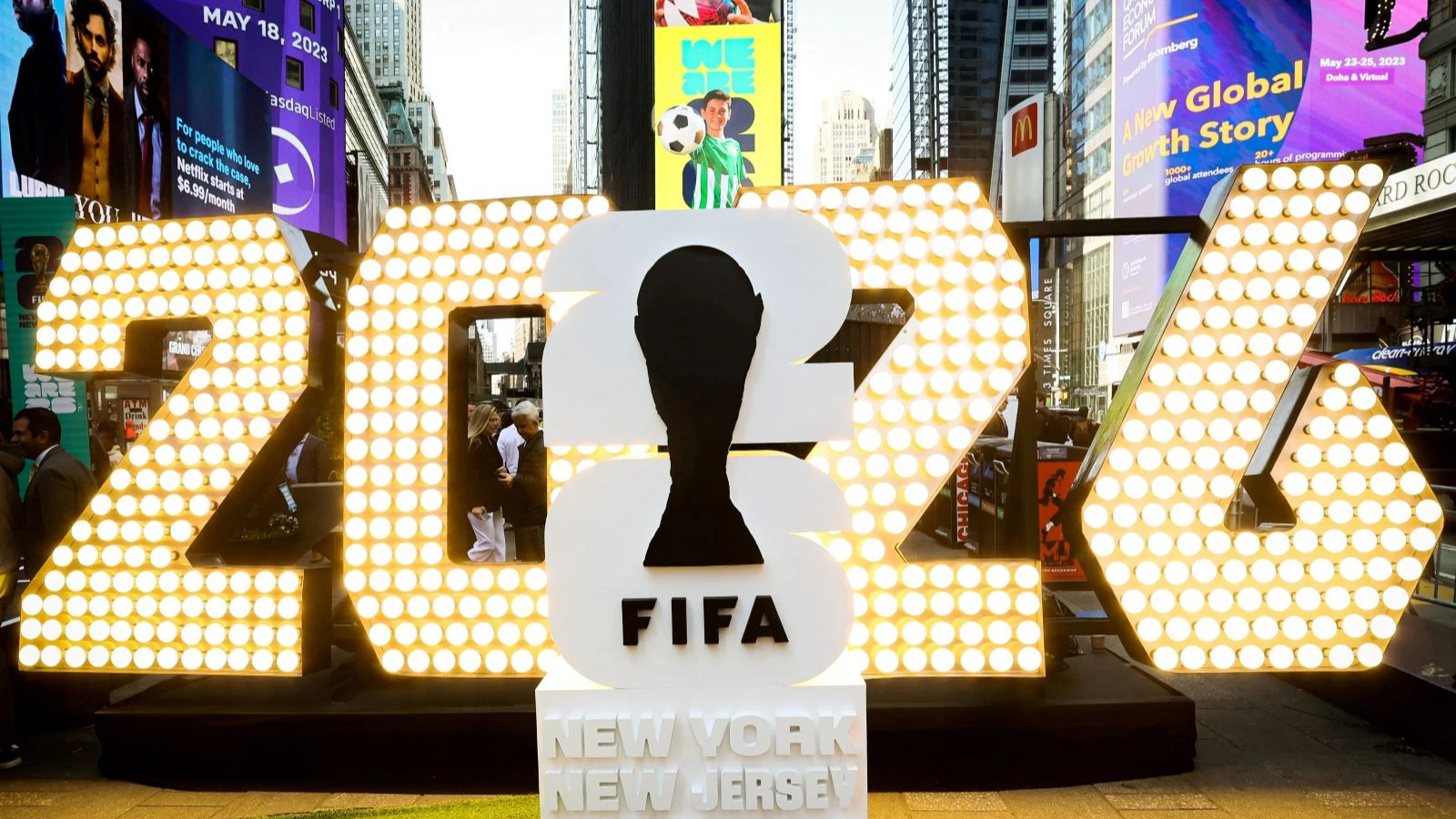 FIFA seyircisiz Dünya Kupası mı istiyor? 2 milyon 300 bin dolara maç bileti!