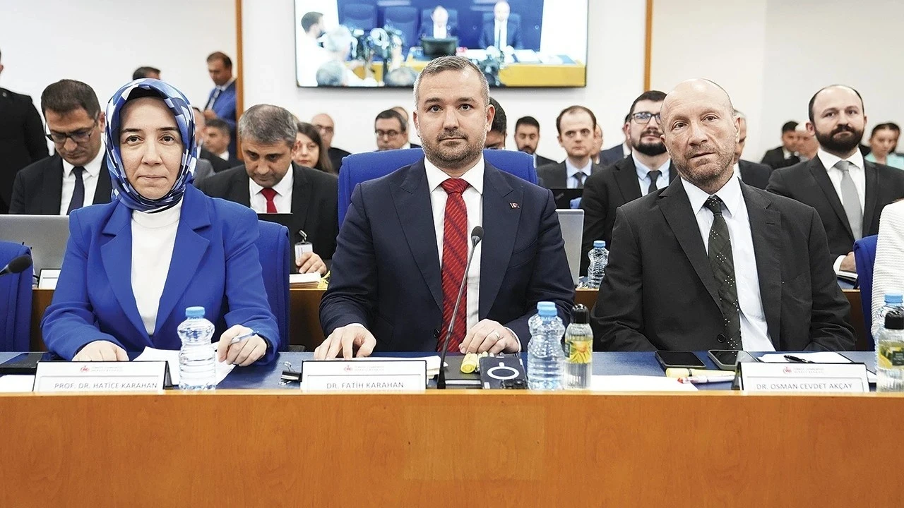 Son Dakika: TCMB Başkanı Karahan, TBMM Plan Bütçe Komisyonu'nda sunum yapıyor