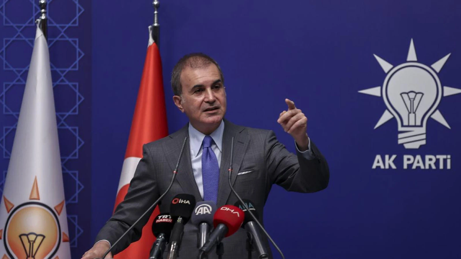 Ömer Çelik: CHP Genel Başkanı Özgür Özel’e yapılan saldırıyı lanetliyoruz