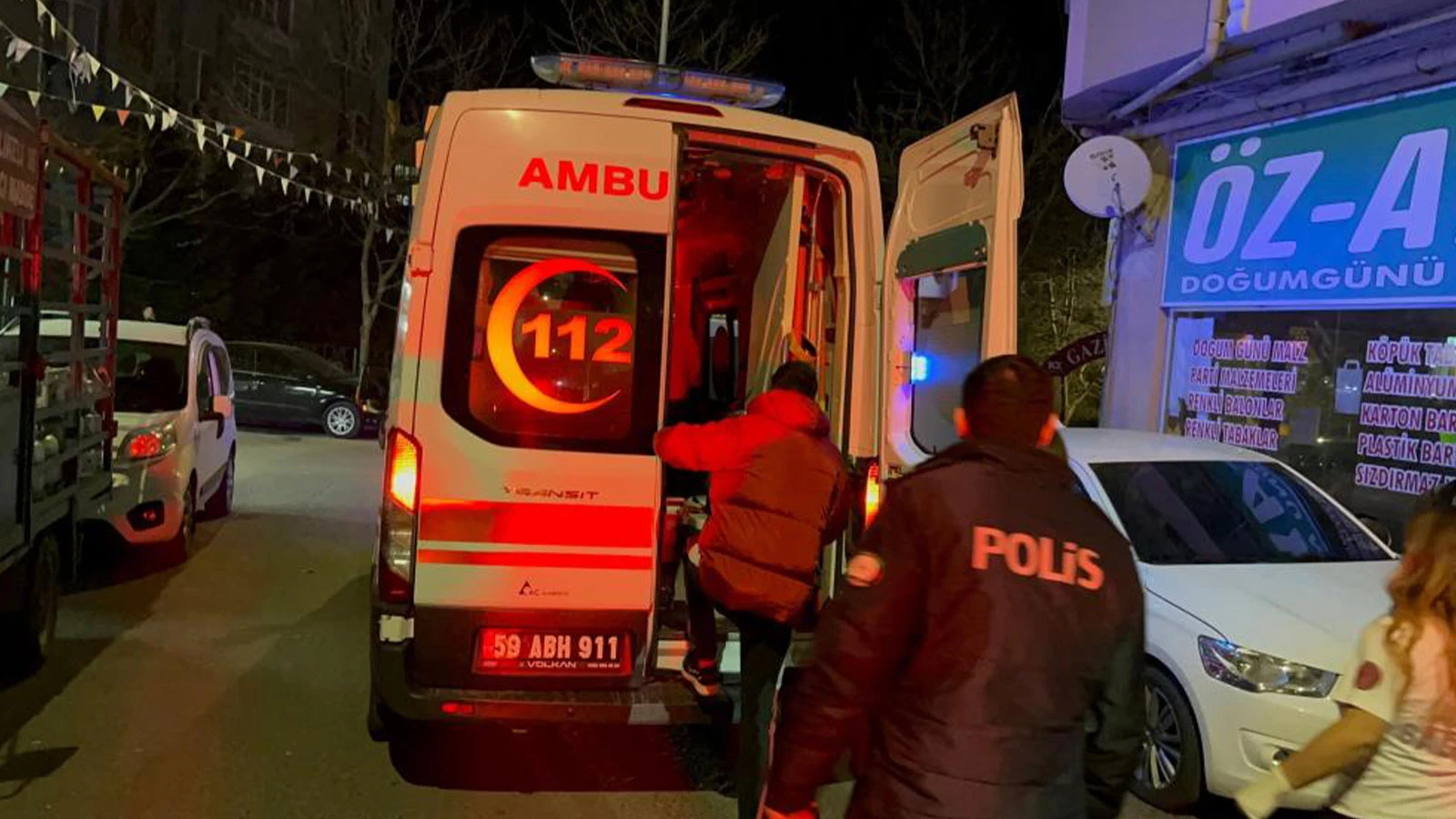 Tartıştığı kız arkadaşı tarafından kalçasından bıçaklandı