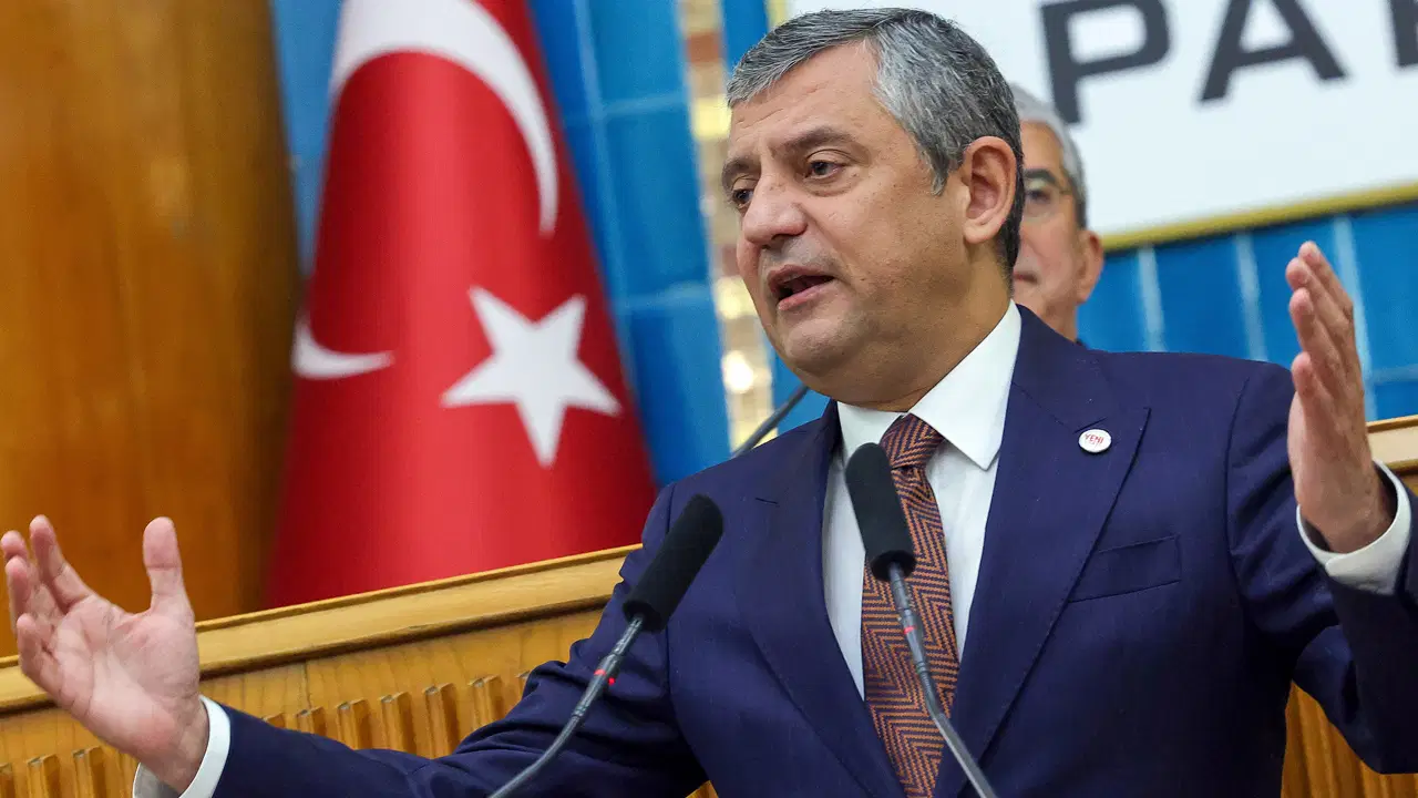Özgür Özel Fon Vurgununun 'Maliyetini' Açıkladı, Erdoğan'a Seslendi: 'Dün Öğlene Kadar Neredeydin Küçük Enişte?'