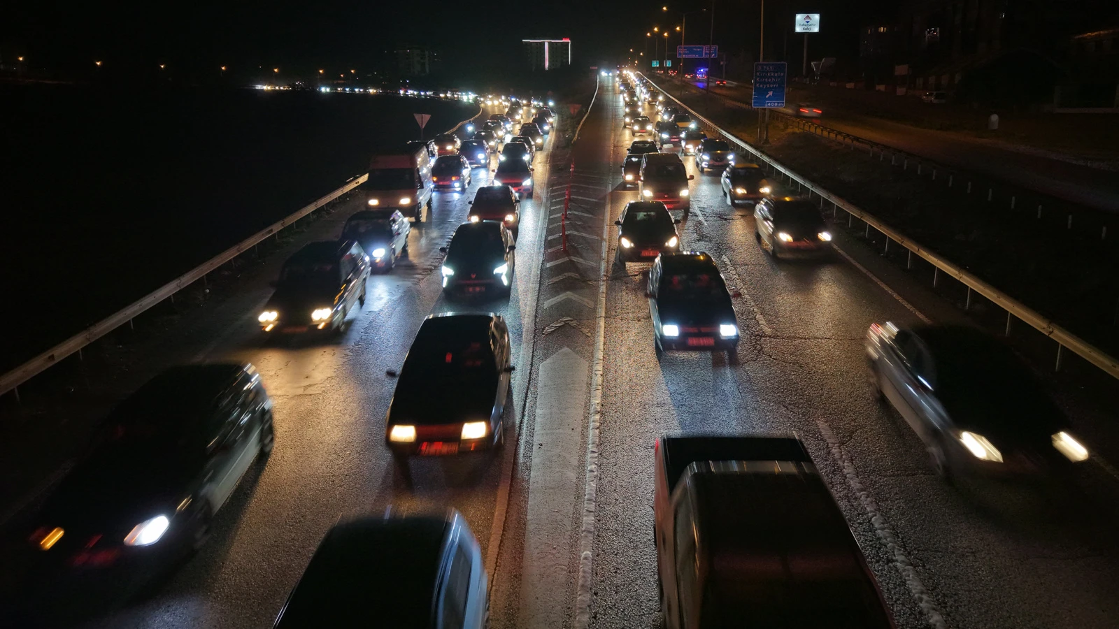 Ara tatil bitti, tatilcilerin dönüş yolculuğu başladı