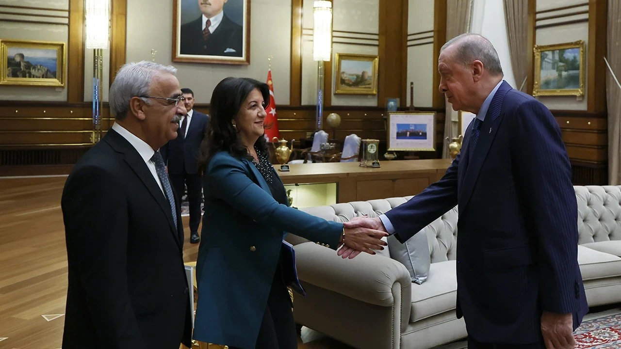 Son dakika: Erdoğan ve DEM Parti İmralı heyeti arasındaki görüşme sona erdi