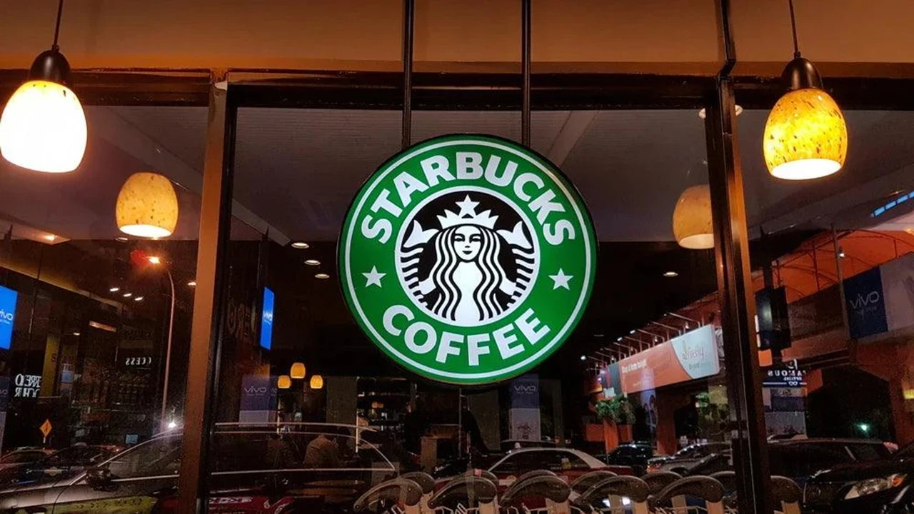 Starbucks satışlarda beklentiyi aştı, kâr tahminlerin altında kaldı
