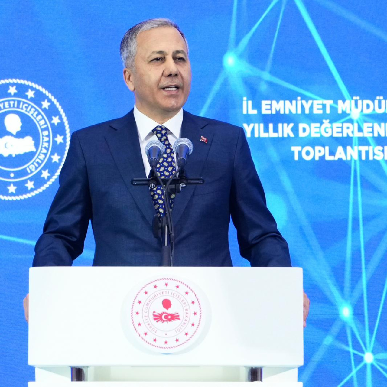 Yerlikaya: Yalova'da 3 polis şehit oldu 8 polis yaralı