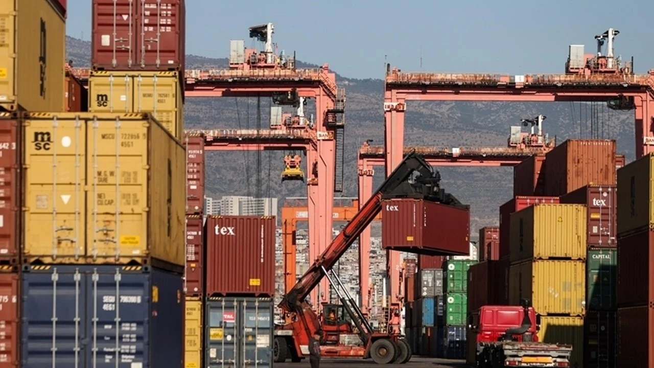 TÜİK: Şubatta dış ticaret açığı büyüdü
