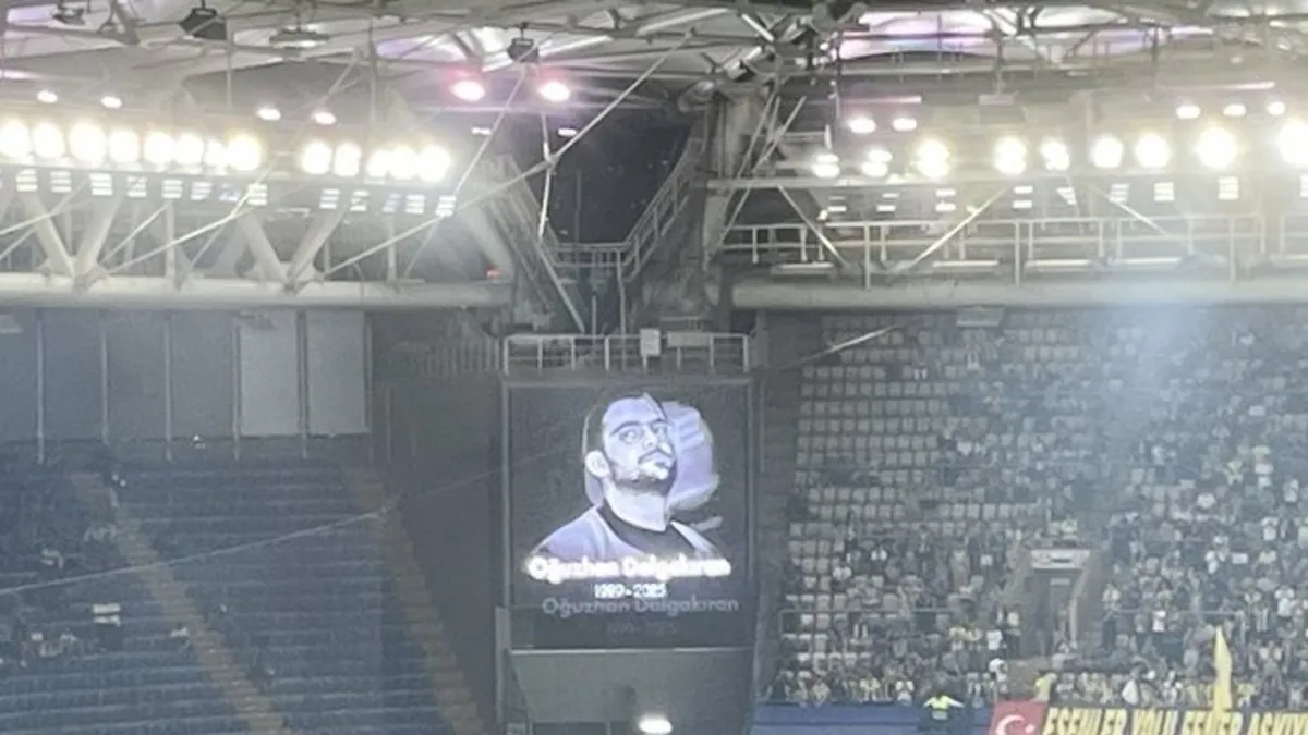Fenerbahçe hayatını kaybeden yayıncı Oğuzhan Dalgakıran’ı andı!