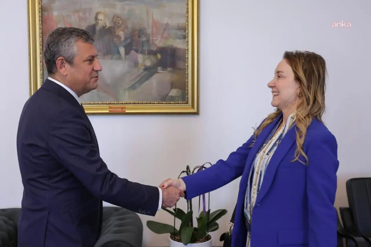 Konak Belediye Başkanı Mutlu'dan, Yeni Parti Lideri Özel'e Ziyaret