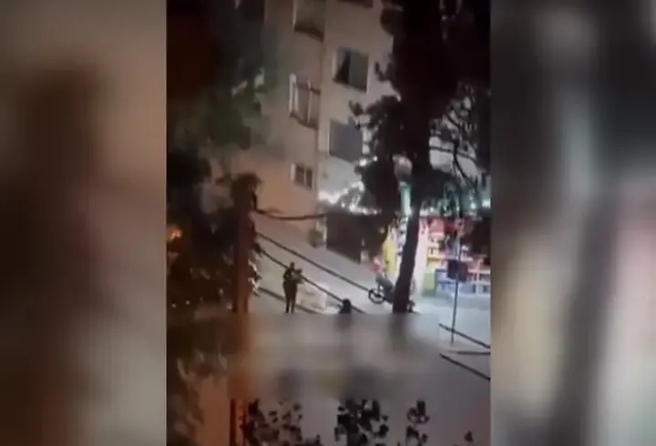 İran-İsrail savaşının simge görüntüsü! Bomba seslerinin ardından keman tınısı...