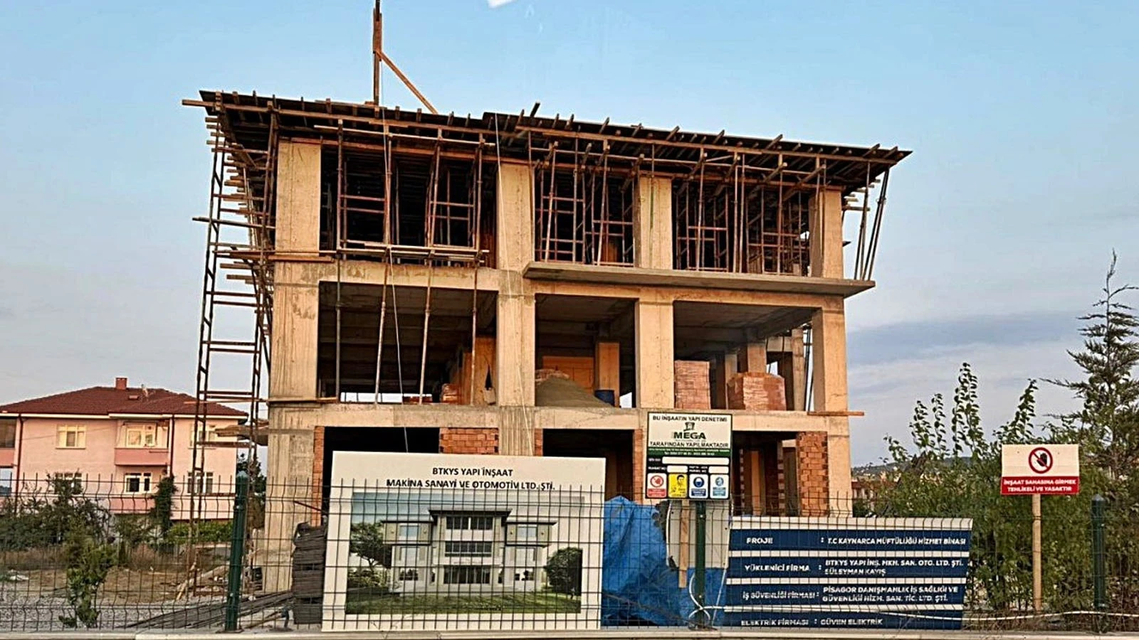 Sakarya'da 60 yaşındaki işçi çalıştığı inşaattan düşüp öldü