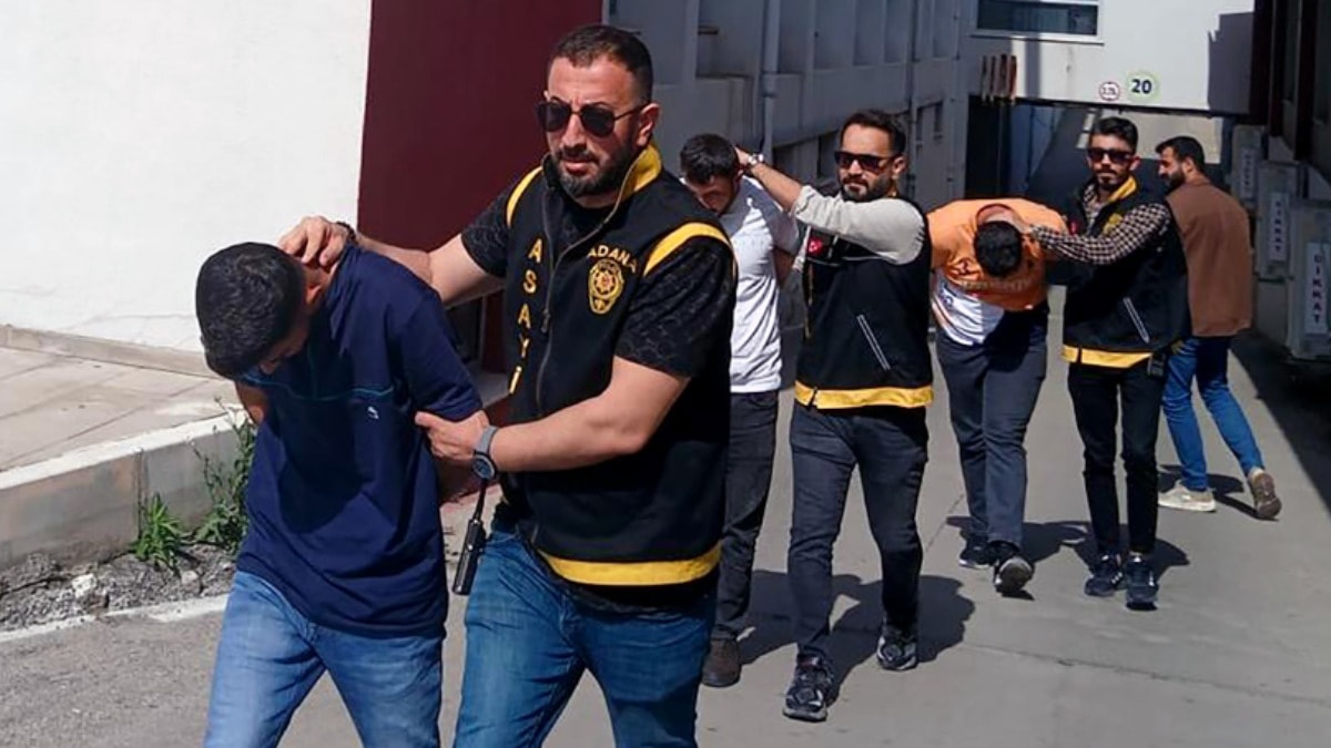 Kapıda bekleyen kardeş, husumet davasında kurban oldu