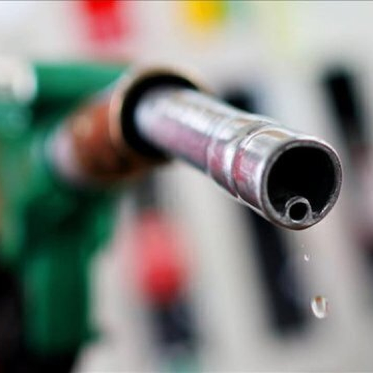 Motorin sonrası benzine zam bekleniyor
