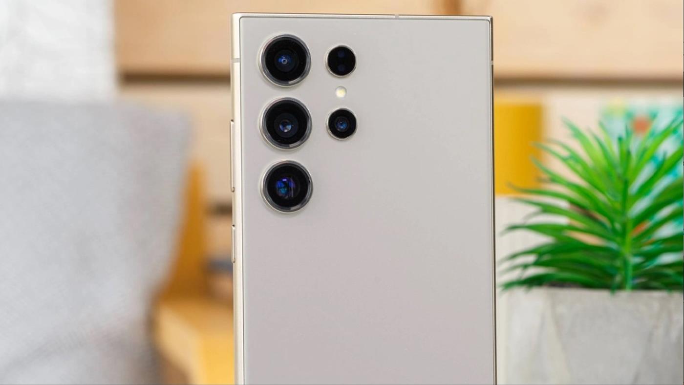Samsung’un One UI 7 takvimi değişti mi? Sessizlik kafa karıştırdı