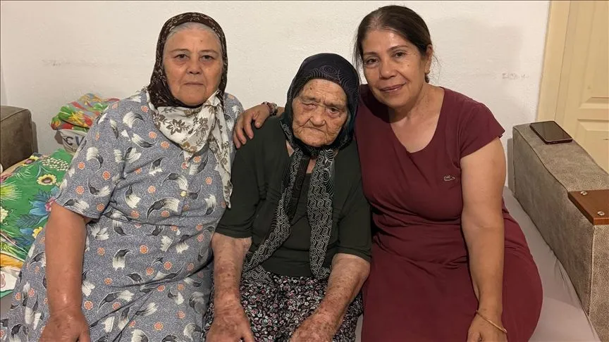 Datça'da 100 yaşına giren Ayşe Döşeme'nin doğum günü kutlandı